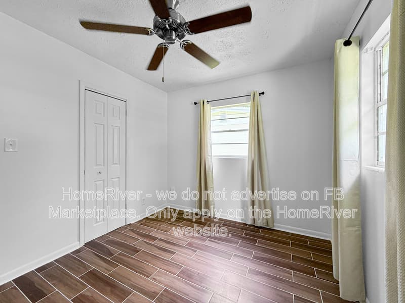 Jacksonville House: 5747 Antoinette Ln