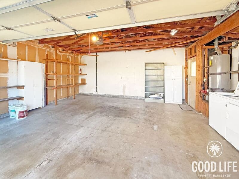La Mesa House: 6050 Henderson Dr