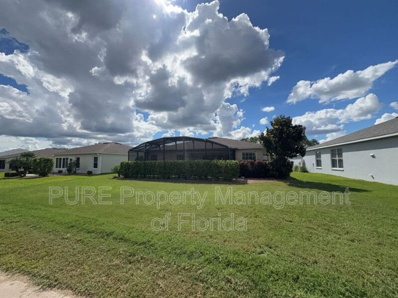 Ocala House: 15939 SW 14th Avenue Rd