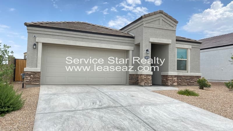 Buckeye House: 30732 W Picadilly Rd