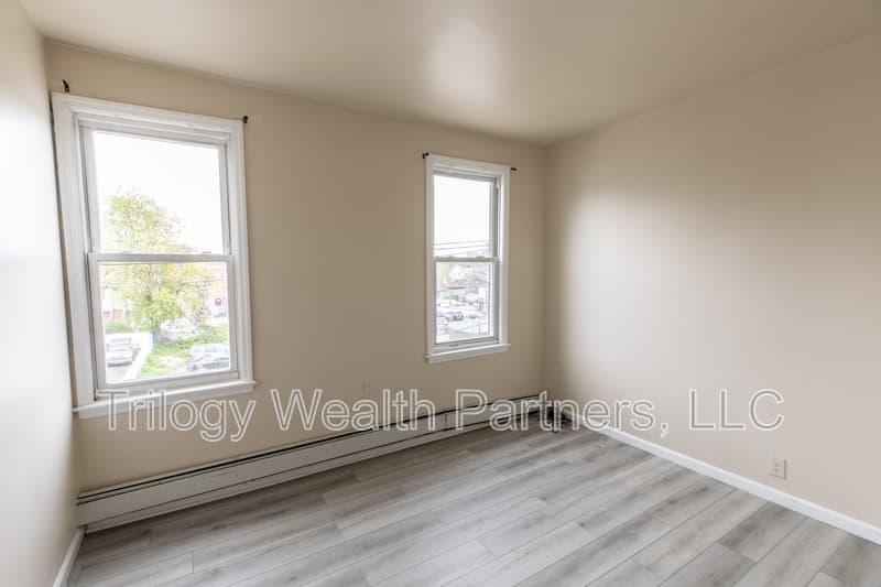 Orange Condo: 154 Taylor St. - 3
