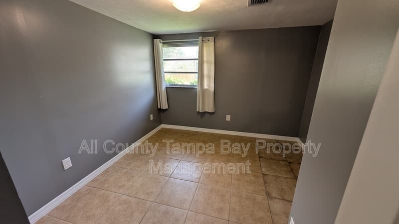 Zephyrhills House: 38327 Palm Grove Dr