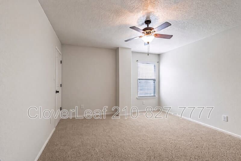 Schertz House: 764 Clearbrook Ave