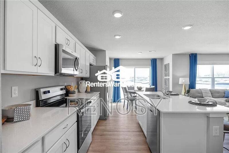 Adel House: 2205 Bugge Drive