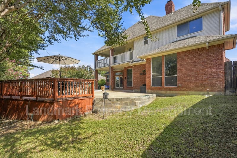 Arlington House: 2114 Bay Club Drive