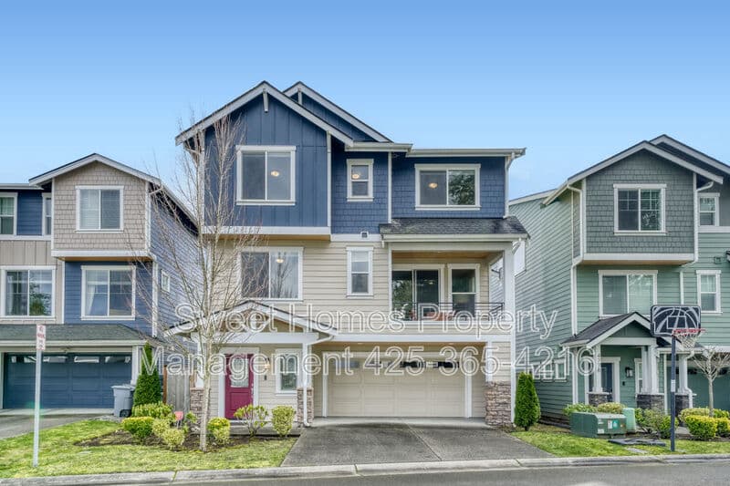 Issaquah House: 4764 244th Court Southeast