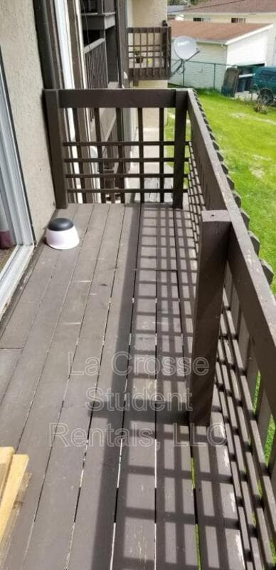 La Crescent Apartment: 619 Welshire Drive