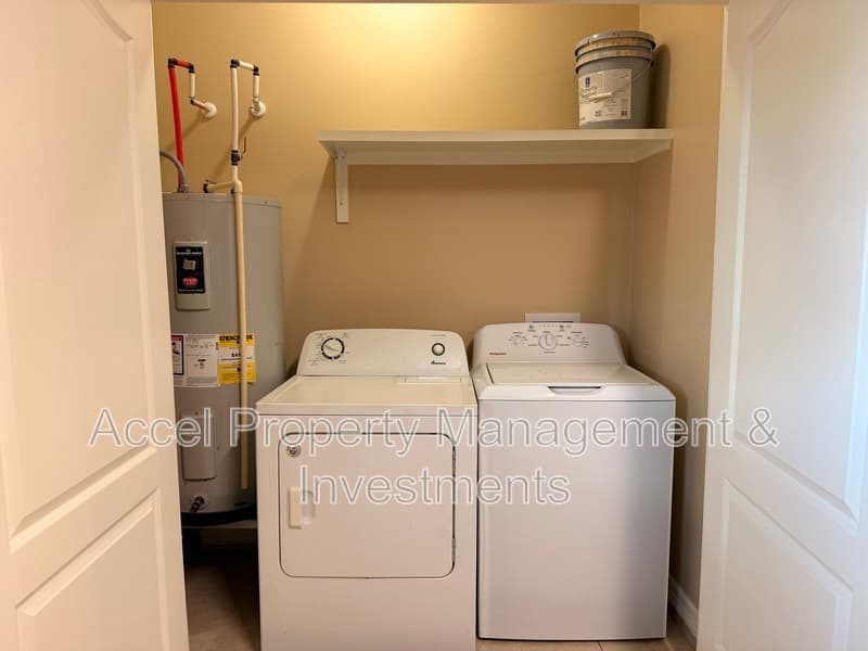 Alton Condo: 2600 E Garfield