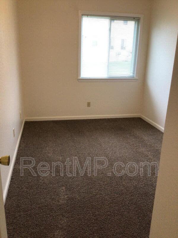 Mt Pleasant Townhome: 722 W Broomfield - Unit J01