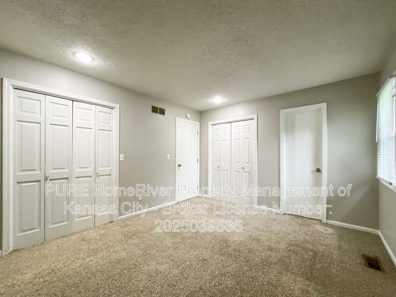 Kansas City House: 8009 N Congress Ave