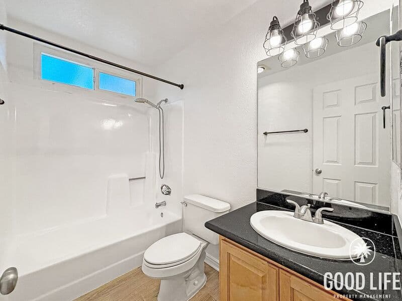 San Diego Condo: 3665 Ash St