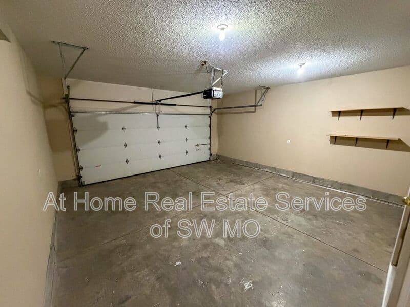 Springfield House: 3110 W Webster
