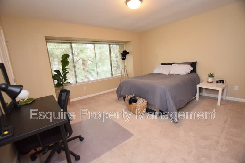 VENTURA House: 1127 IBEX SQUARE