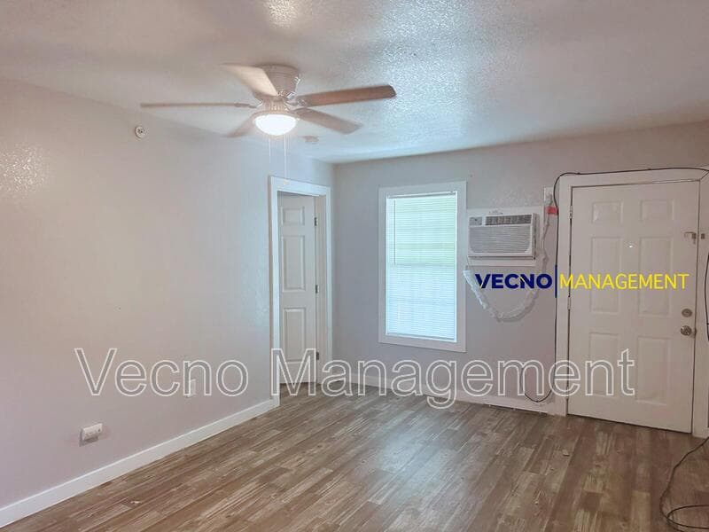 San Antonio Condo: 2305 Pinn Road