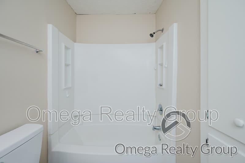 Jemison Condo: 156 Patton St W