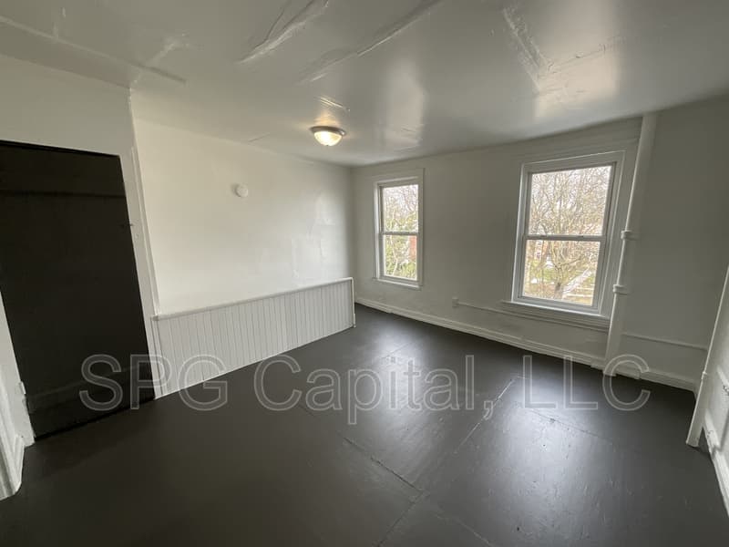 York House: 141 East Maple Street
