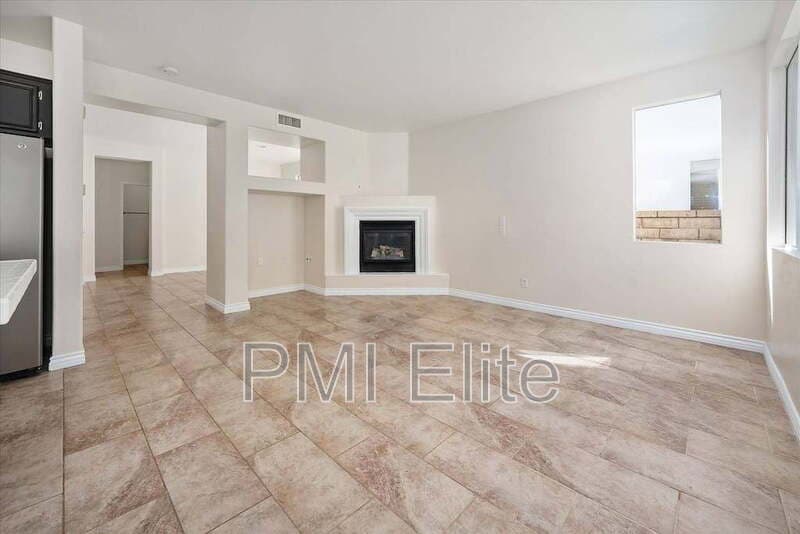 Castaic House: 32029 Cypress Way