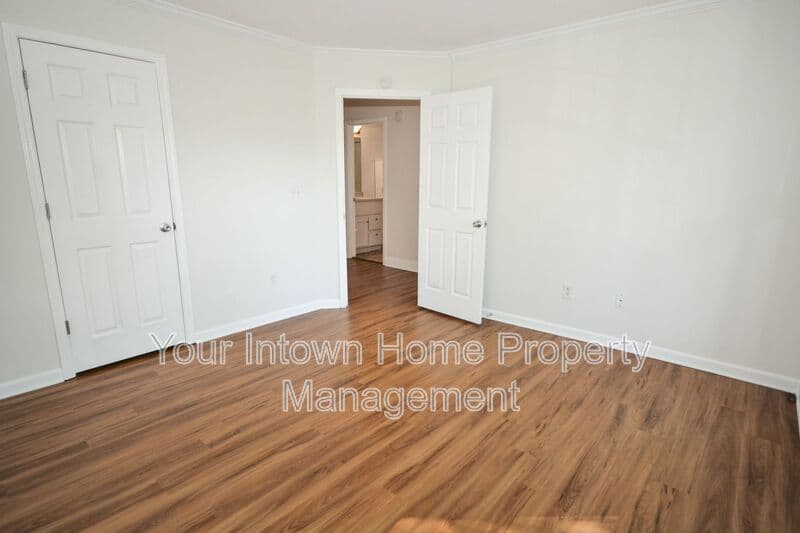 Atlanta House: 69 Haygood Ave SE