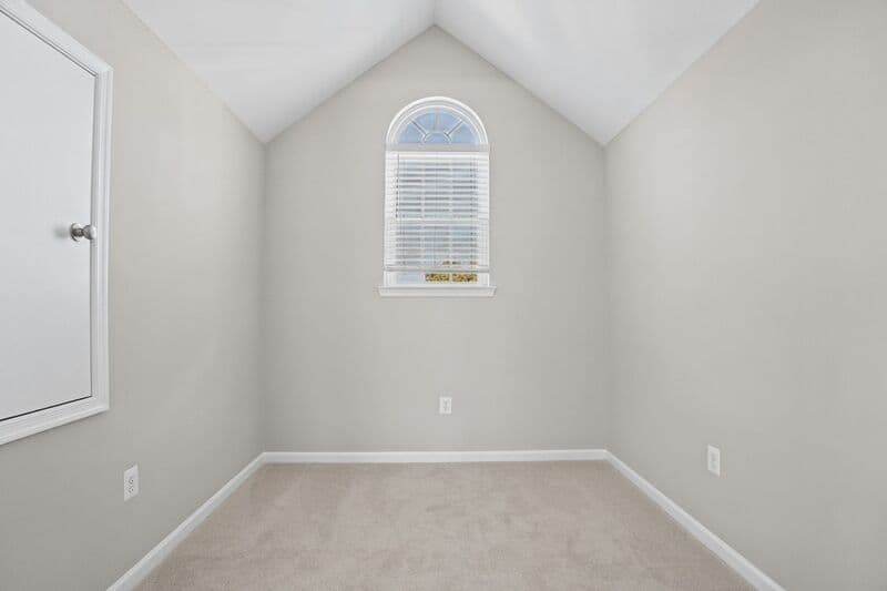 Fredericksburg House: 1100 Wright Court