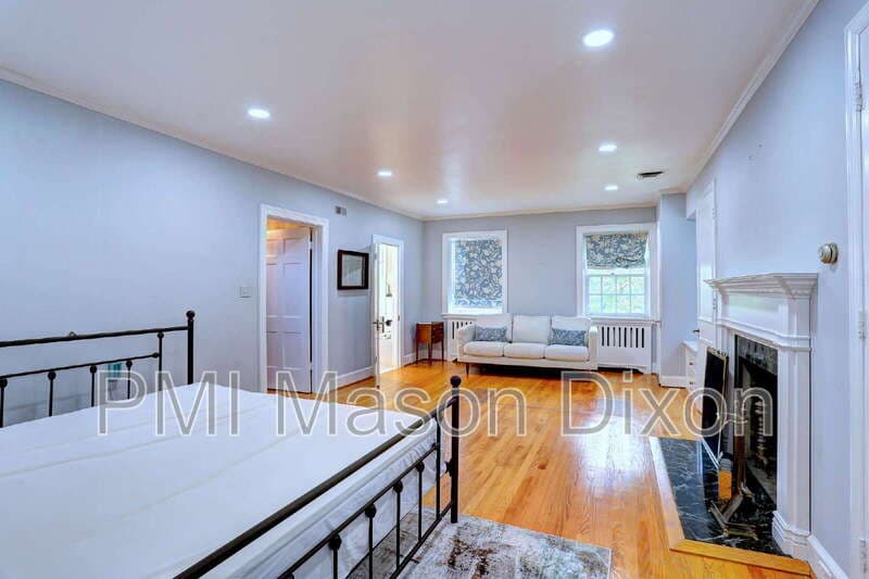 Baltimore House: 5304 Springlake Way