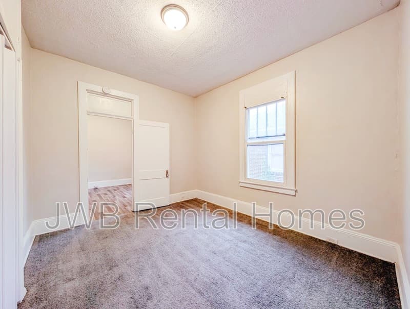 Jacksonville House: 3401 Pearl St N