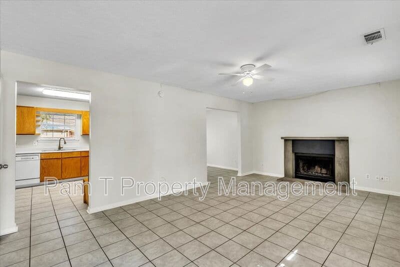 Savannah House: 4 Gunpowder Ct.