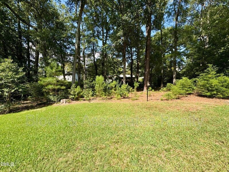 Cary House: 408 Marjorie Dr