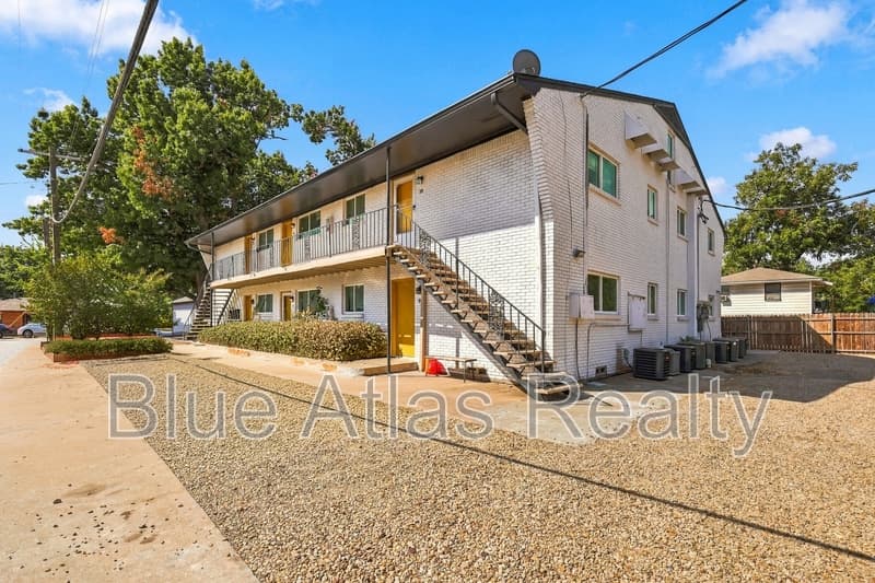 Richardson Condo: 411 East Polk Street - 8