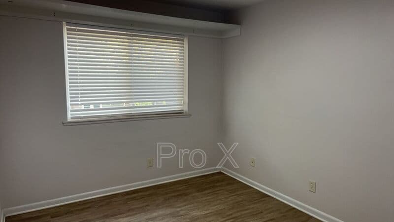 Fayetteville House: 210 S Hill Ave