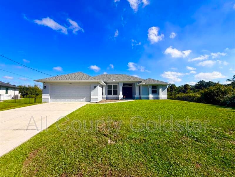 North Port House: 4443 Cinderella Cir