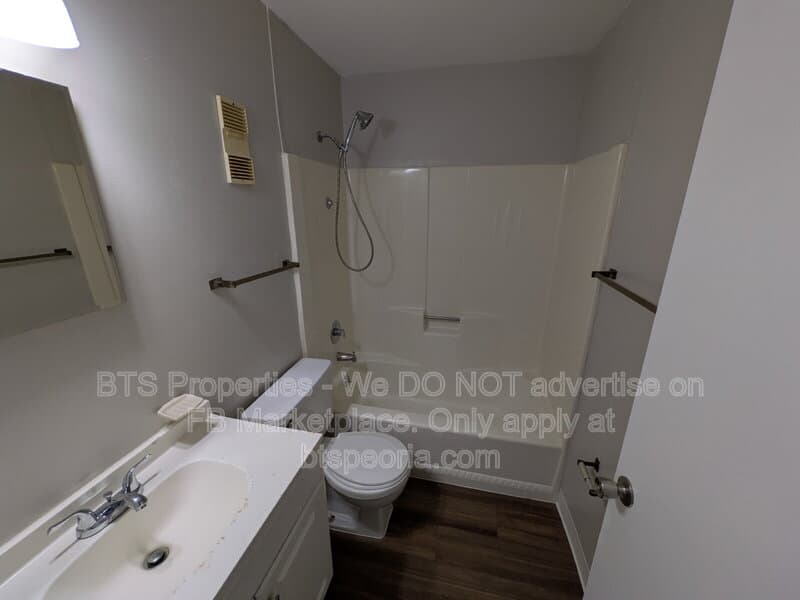 Peoria House: 3426 W Dorchester Ridge