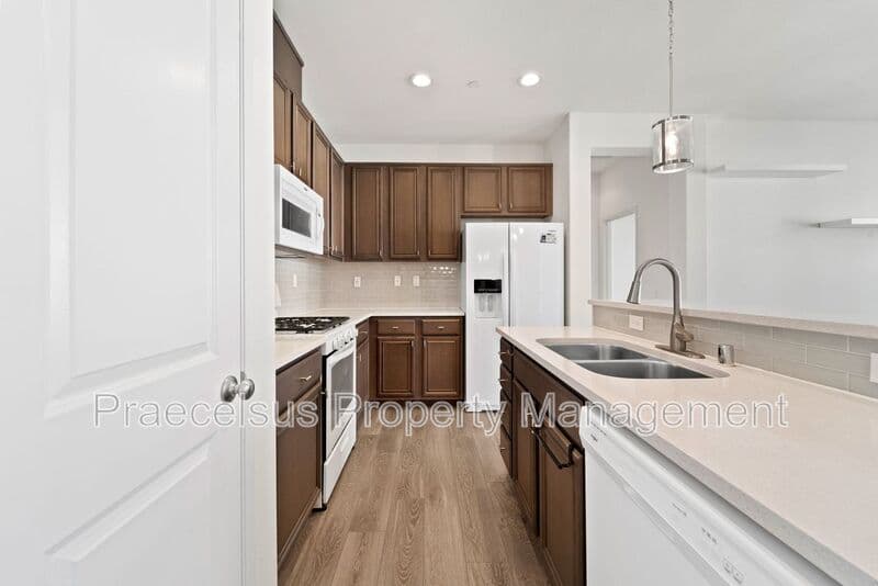 Chula Vista Townhome: 1710 Signature Pl