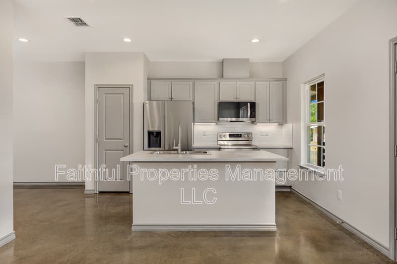 Tyler Condo: 13554 Farm to Market Road 14 - 10