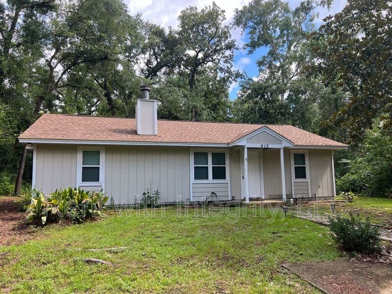 Tallahassee House: 913 Bald Eagle Run