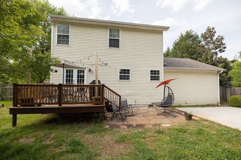 Athens House: 125 Whispering Springs