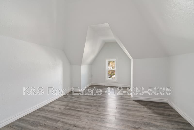 Greensburg House: 79536 Reamer Street