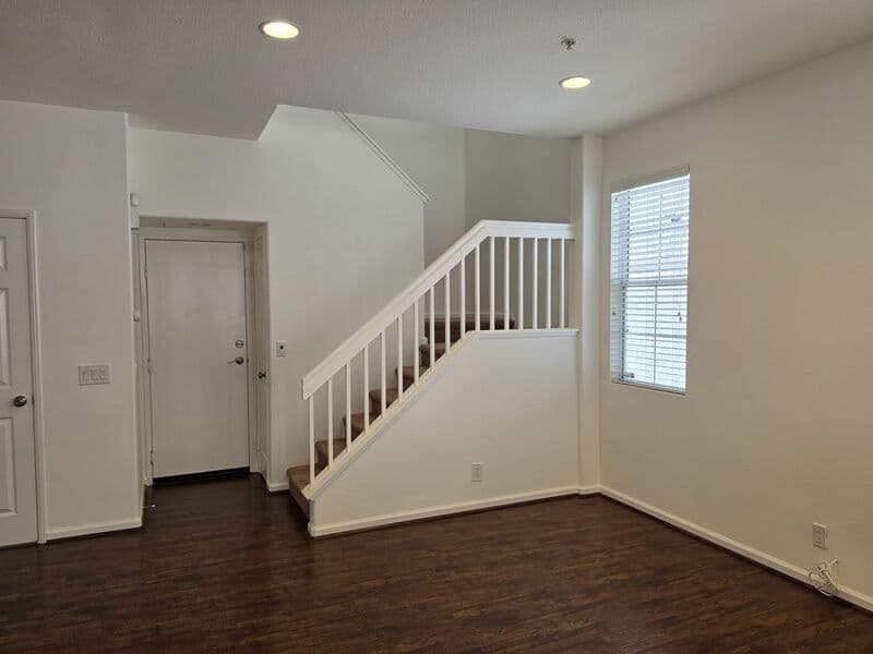 Rancho Santa Margarita House: 162 Seacountry Lane -