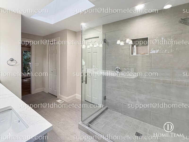 Bellevue House: 12903 NE 28th St