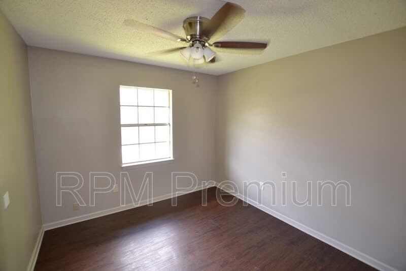 Baton Rouge House: 14835 Central Woods Ave.