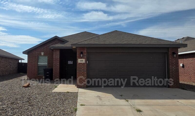 Midland House: 126 Pioneer Cir