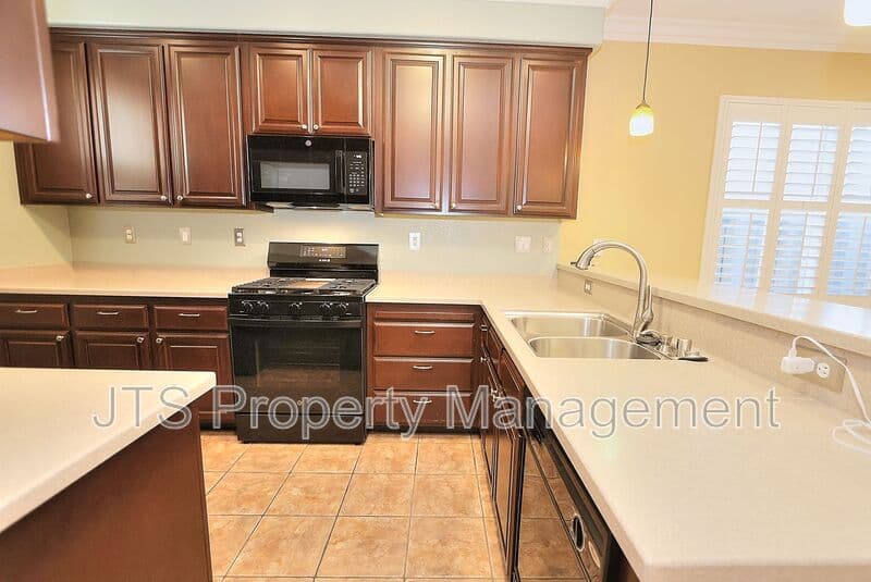 West Sacramento House: 4046 Martis Street