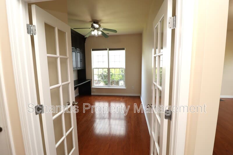 Raleigh House: 12554 Honeychurch St