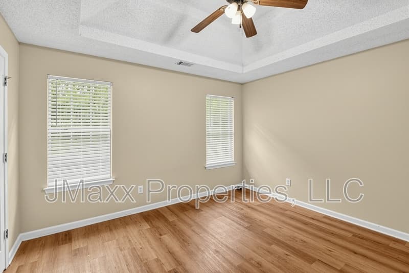 Lithonia House: 1560 Rogers Crossing Dr