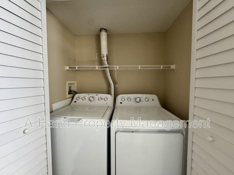 Davenport Condo: 522 Australian Way