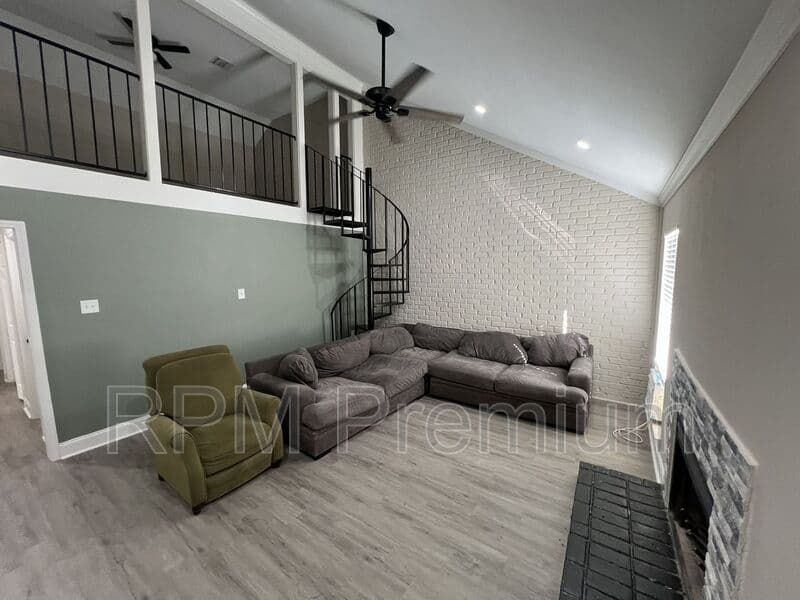 Baton Rouge House: 8724 Pecan Tree Dr.