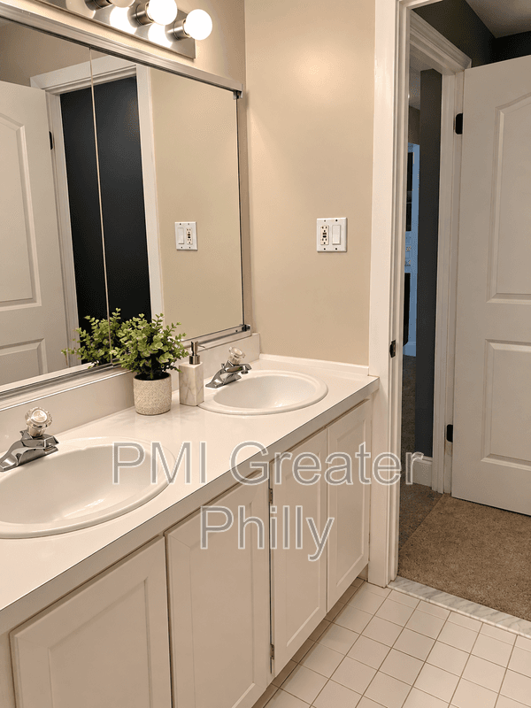 Philadelphia Condo: 407 Shawmont
