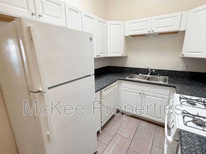 San Diego Condo: 3028 Juniper Street