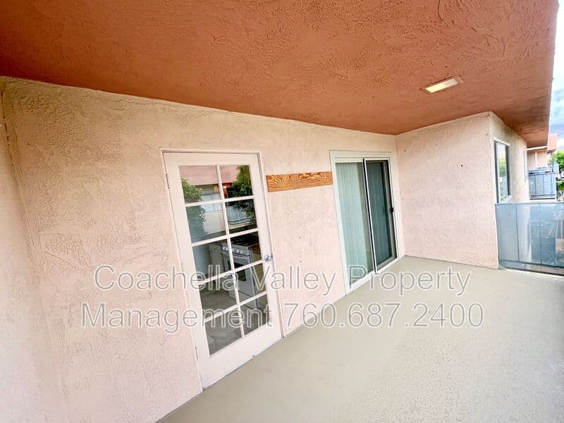 Palm Springs Condo: 400 N Sunrise Way