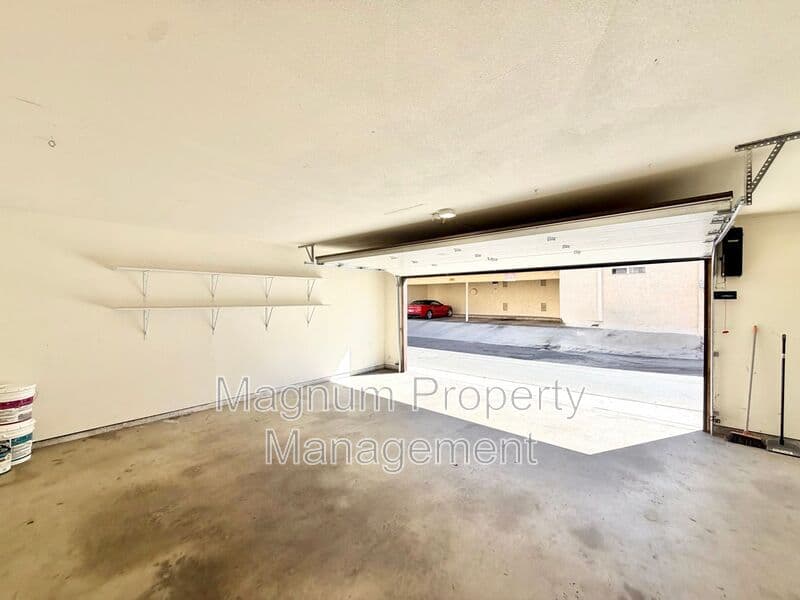 Hemet House: 25524 Sharp Dr