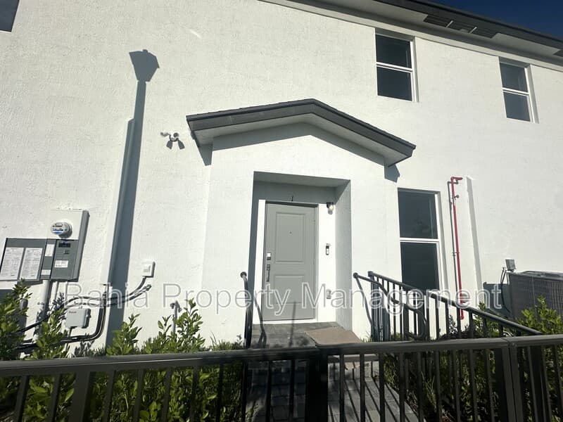 Homestead Condo: 15589 SW 280th St